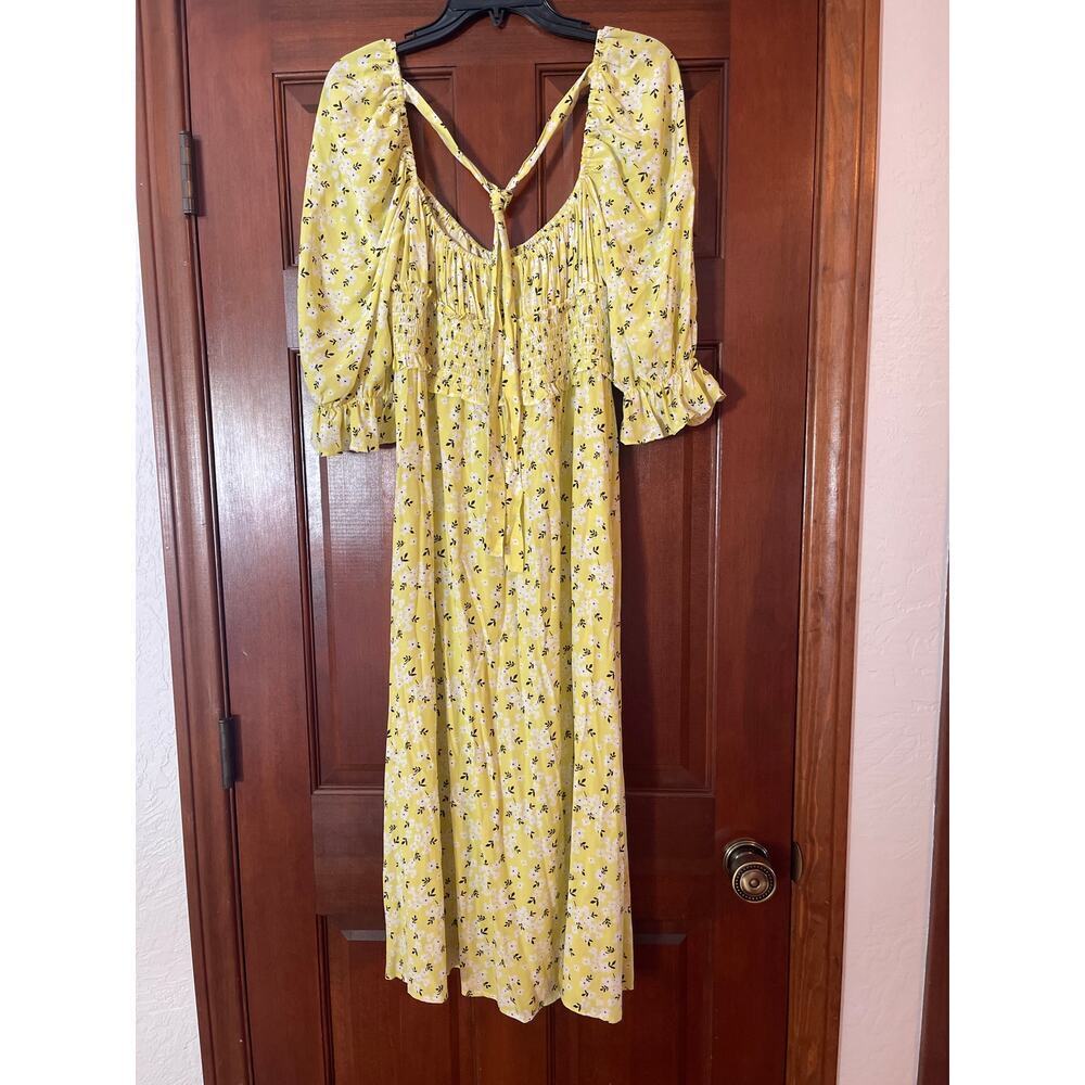 For Love & Lemons
Chrysanthemum Midi
Dress Large - Picture 6 of 7